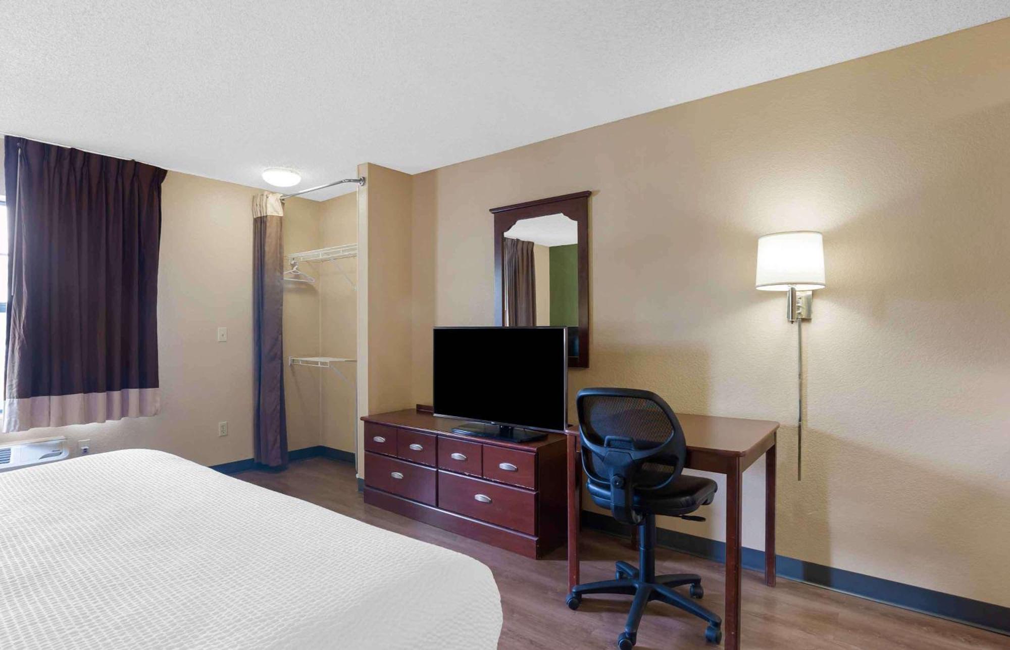 Extended Stay America Select Suites - St Louis - Airport - Central Bridgeton Eksteriør billede