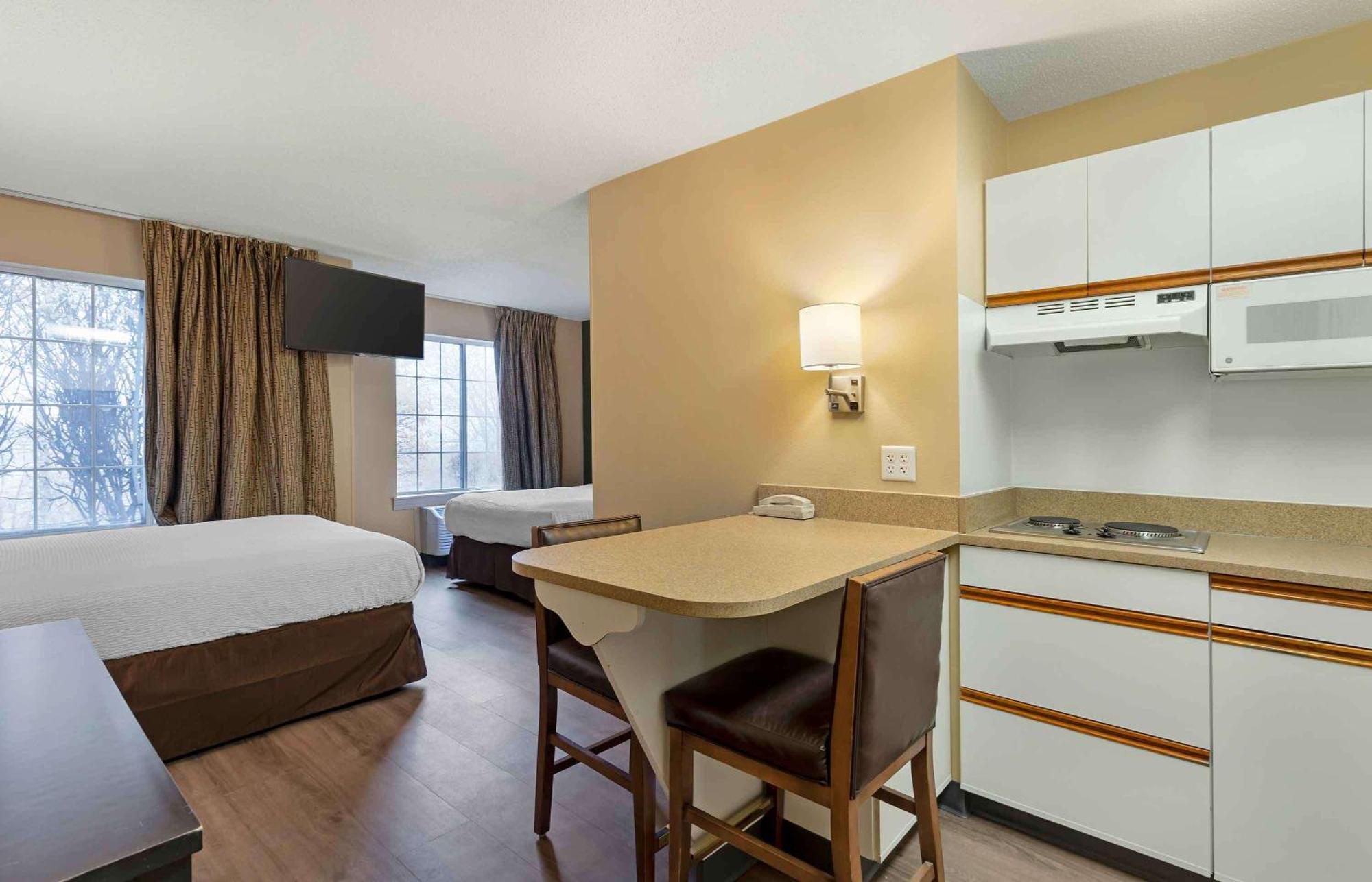 Extended Stay America Select Suites - St Louis - Airport - Central Bridgeton Eksteriør billede
